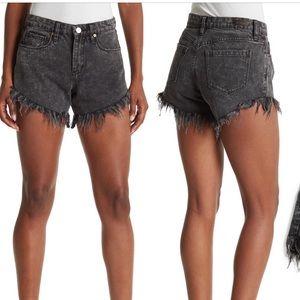NWT Blank NYC Hi Rise Fray Cut Off Shorts in Sabotage